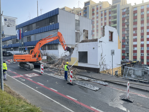 Rušitev stanovanjske hiše v Trbovljah