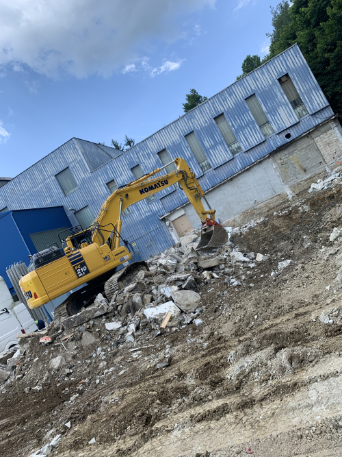 Rušitev industrijskega objekta