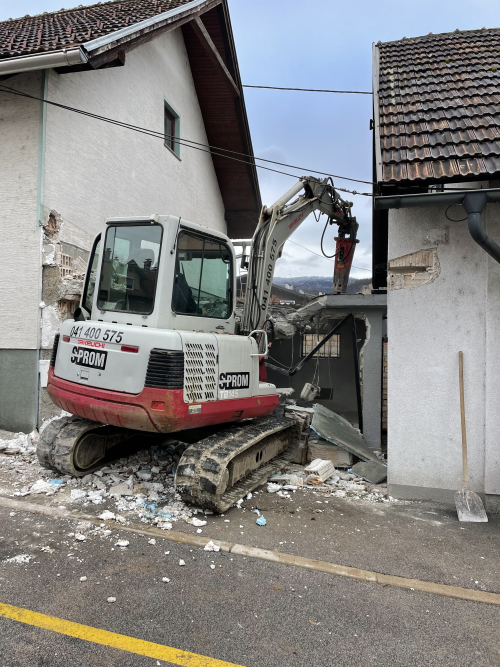 Rušitev garaže